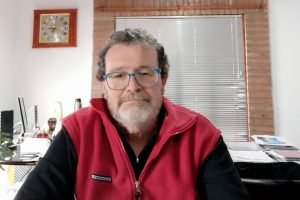 Lee más sobre el artículo Hablar de poesía en tiempos de pandemia con Chus Visor