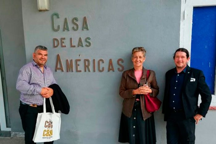En este momento estás viendo Corprens Editora adelanta la publicación de «Los mataperros» de Alejandro Frias