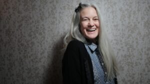 Lee más sobre el artículo Felipe VI entregará el Premio de Poesía Joan Margarit a la poeta Sharon Olds