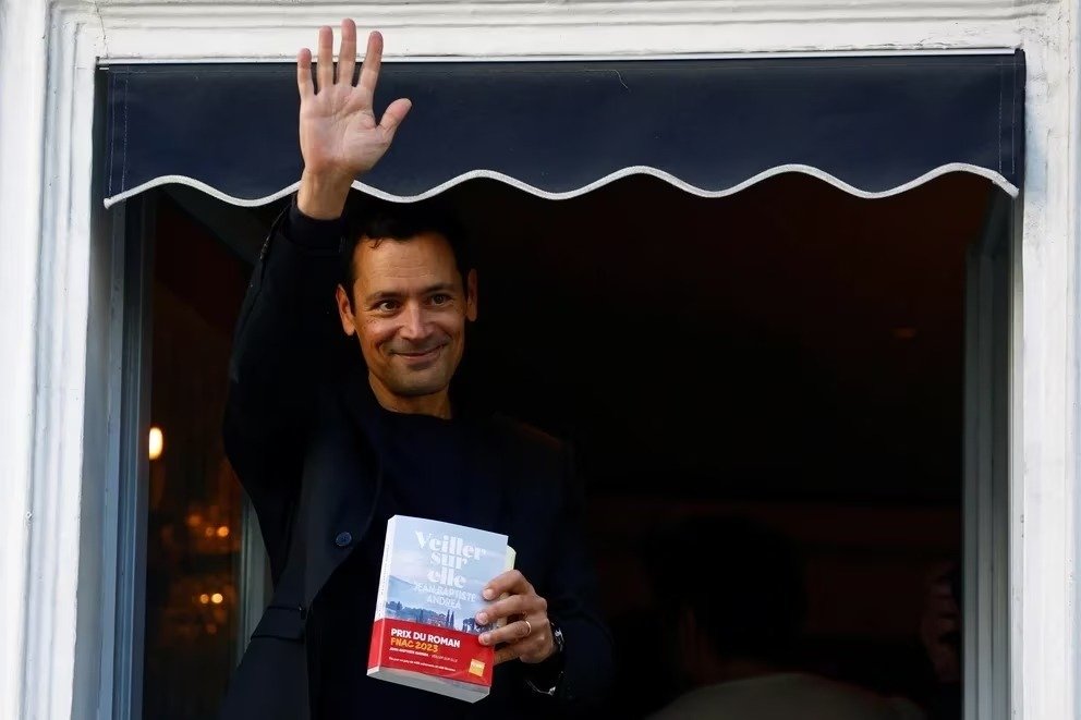 En este momento estás viendo Jean-Baptiste Andrea ganó el Premio Goncourt, el más importante de Francia