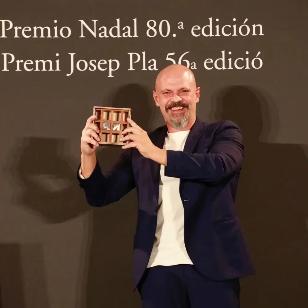 Lee más sobre el artículo César Pérez Gellida ganó el Premio Nadal con la novela “Bajo tierra seca”