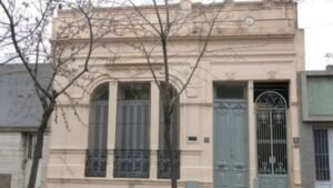 Lee más sobre el artículo De Málaga a Argentina: la cerámica de Manises y el Art Nouveau en las obras de los españoles Pinazo