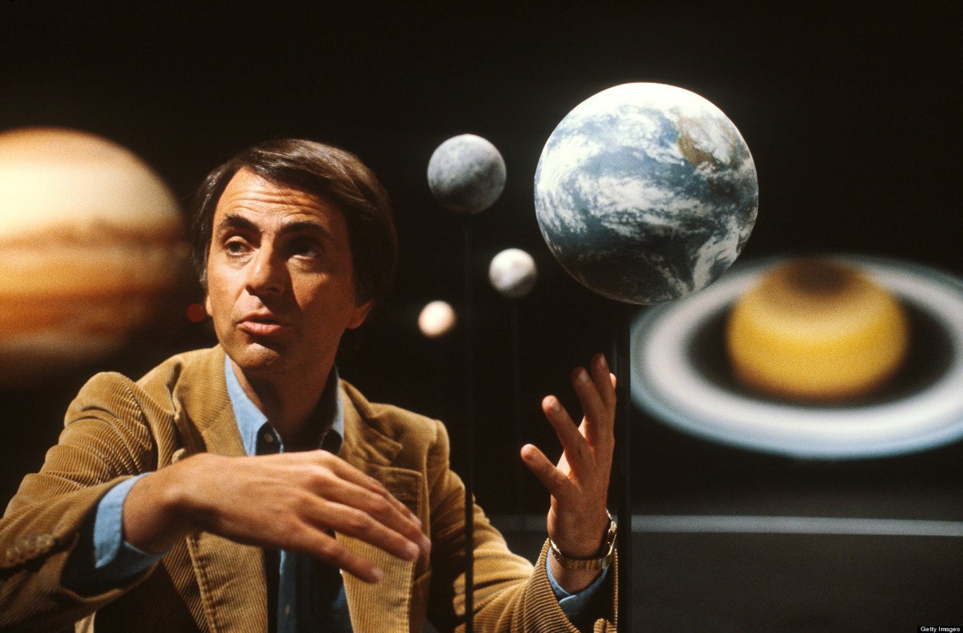 Lee más sobre el artículo El legado de Carl Sagan: Su impacto duradero en la ciencia y la cultura