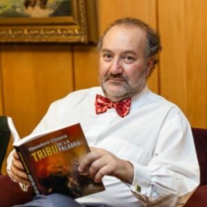 Lee más sobre el artículo El poeta Theodoro Elssaca de gira por Europa presentando su libro «Tribu de la palabra»