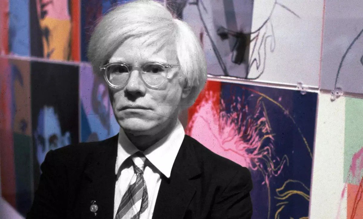 En este momento estás viendo Andy Warhol: El padre del pop art y su impacto en la cultura contemporánea