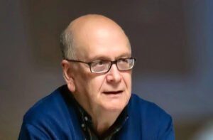 Lee más sobre el artículo Corprens publicará «70 poemas» una antología del poeta español Álvaro Salvador