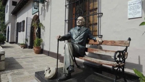 En este momento estás viendo Quién está detrás del olvido de la obra de Manuel Mujica Lainez
