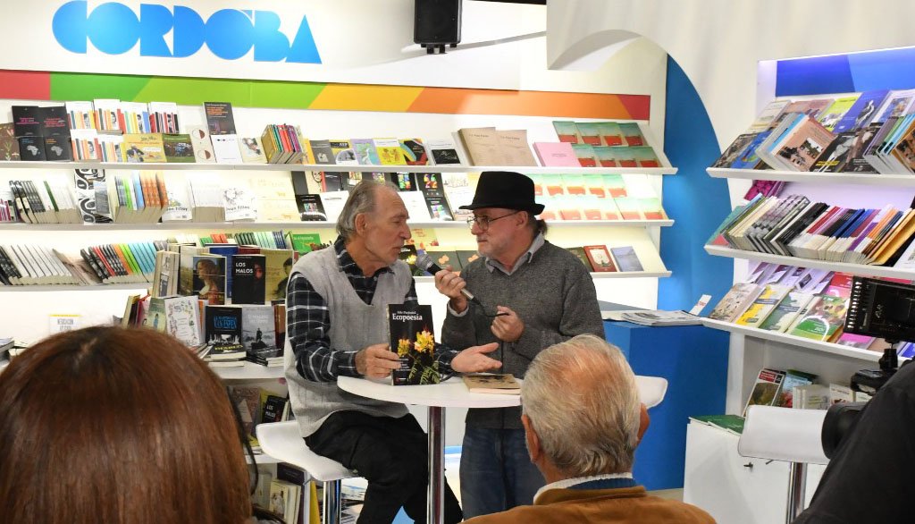 Lee más sobre el artículo Aldo Parfeniuk presentó sus últimos dos libros en la Feria del Libro de Buenos Aires