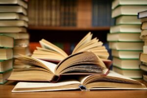 Lee más sobre el artículo Tras las huellas de la palabra «Libro»: un viaje fascinante a su origen histórico
