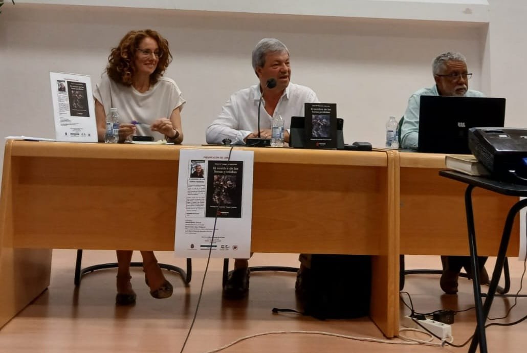 Lee más sobre el artículo Cotarelo Asturias presentó en Granada su poemario “El nombre de las horas perdidas”