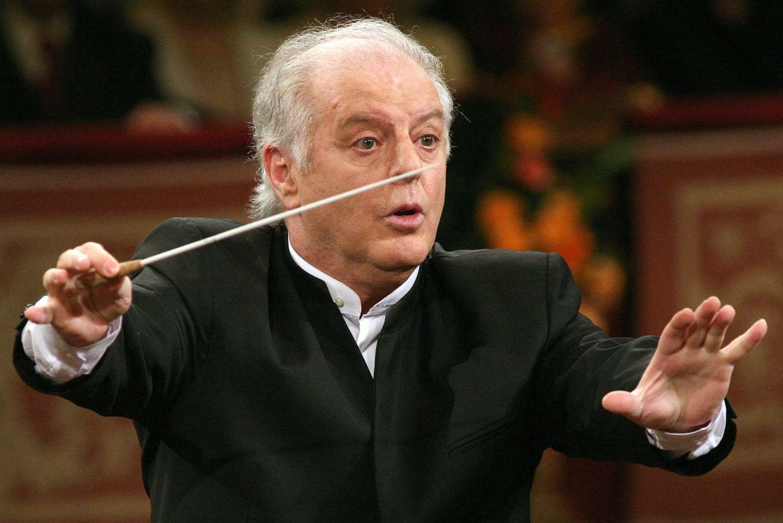 Lee más sobre el artículo Daniel Barenboim, maestro del arte musical
