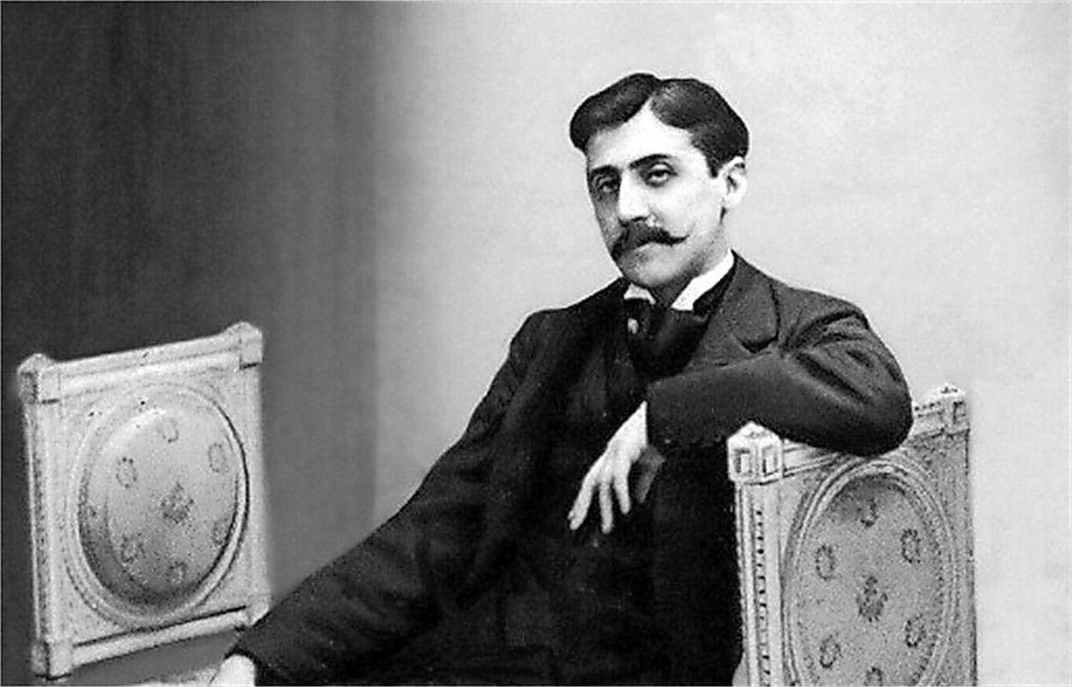 En este momento estás viendo Hoy cumpliría 153 años Marcel Proust, el arquitecto literario de la memoria.