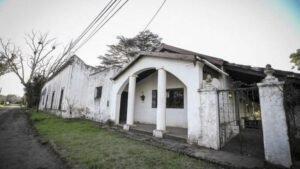 Lee más sobre el artículo Neruda en Villa del Totoral y su visita a las cuevas de Ongamira