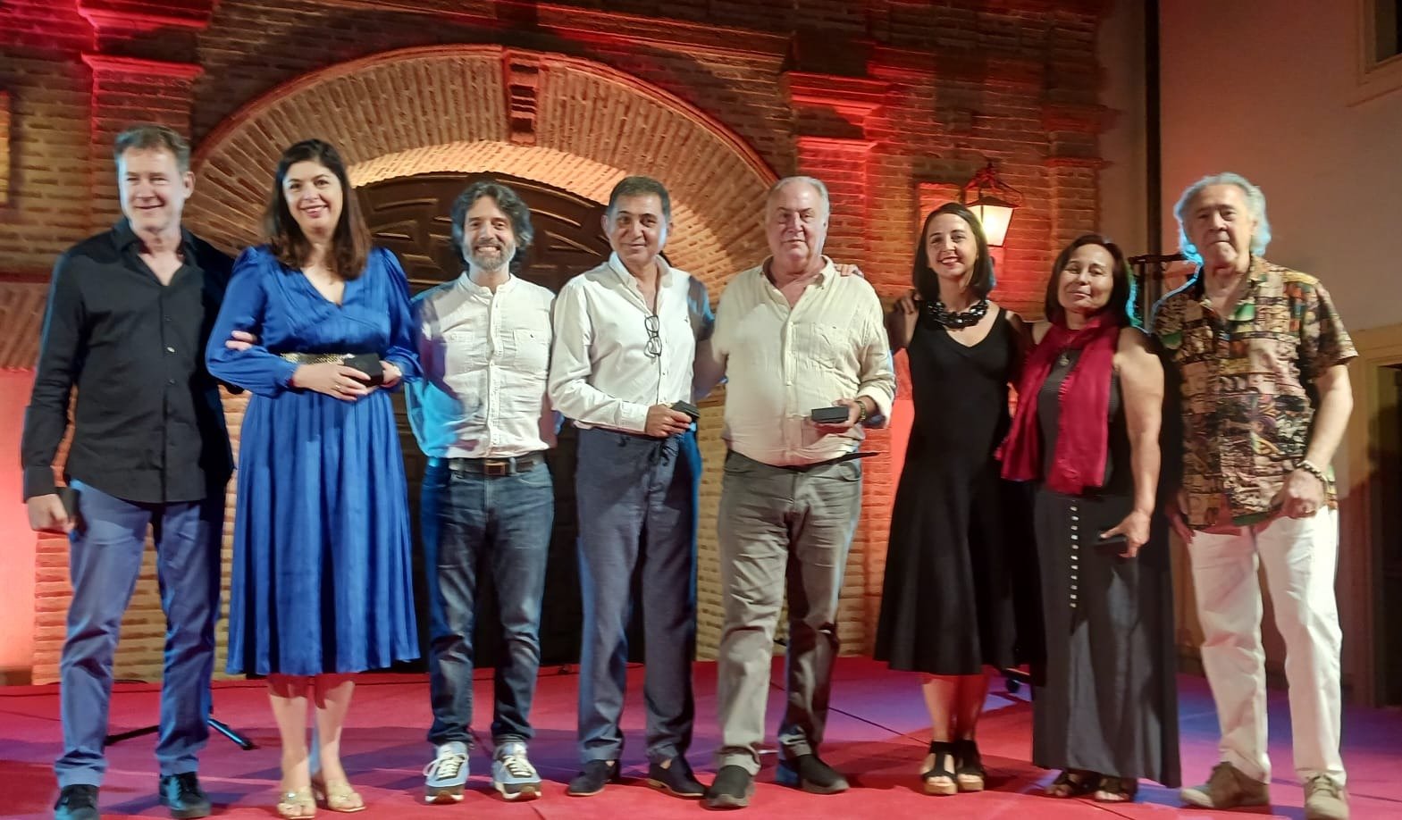 En este momento estás viendo Noche mágica en el Festival de Poesía en El Laurel