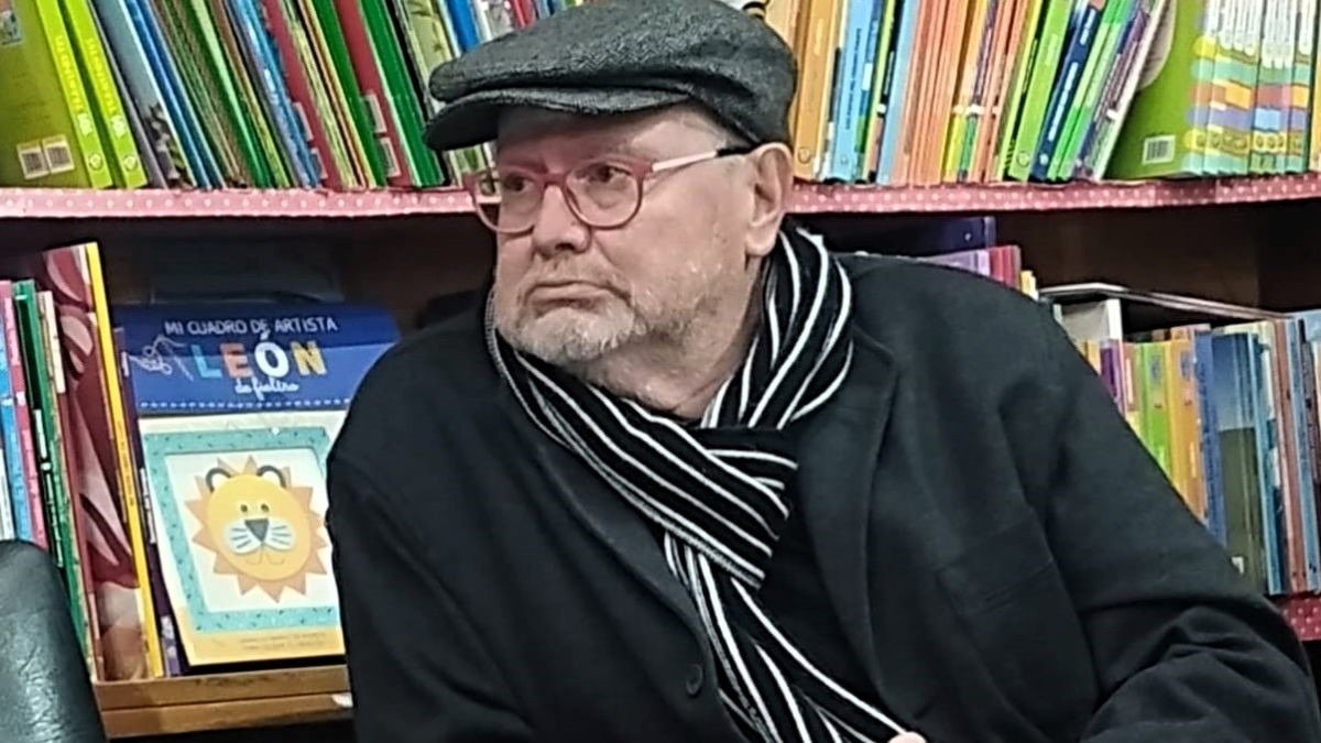Lee más sobre el artículo Pedro Jorge Solans: “Creo que la poesía puede transmutar la maldad en bondad”