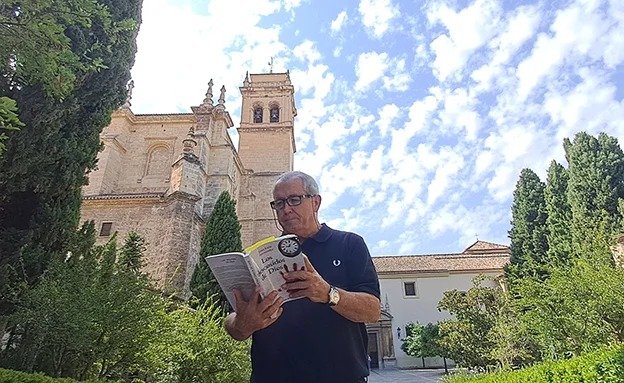 En este momento estás viendo «Los descosidos de Dios», una crónica social escrita por un periodista