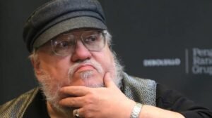 Lee más sobre el artículo Hoy cumple 76 años George R.R. Martin, el arquitecto de la fantasía moderna