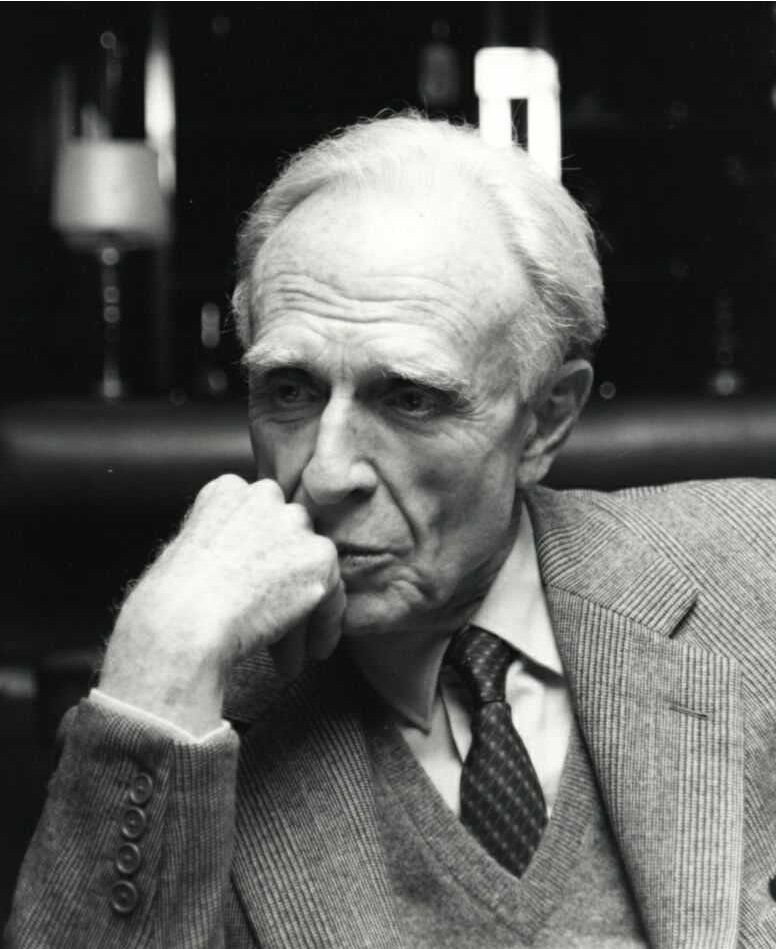 Lee más sobre el artículo Hoy cumpliría 110 años Adolfo Bioy Casares, el maestro de la ficción fantástica argentina