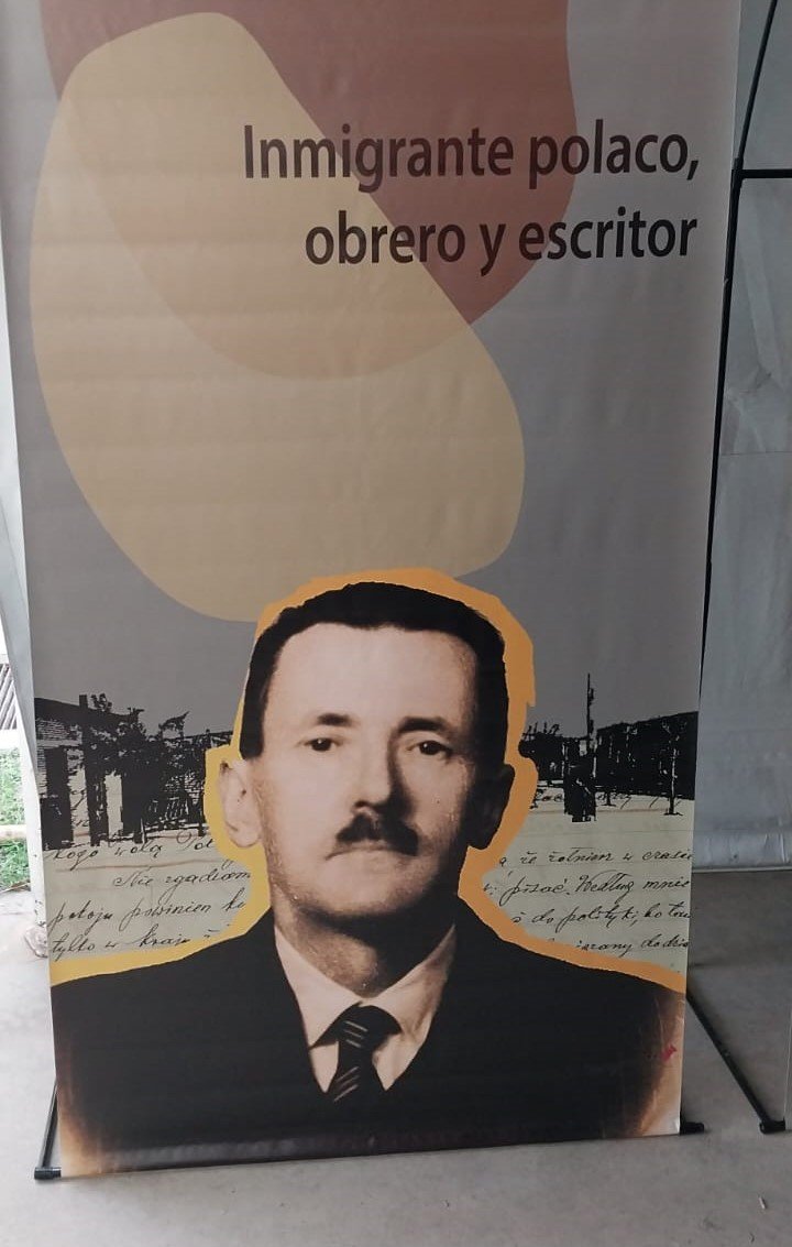 Lee más sobre el artículo Polonia deslumbró en la Feria del Libro de Carlos Paz con charlas, lecturas de poemas y danzas típicas