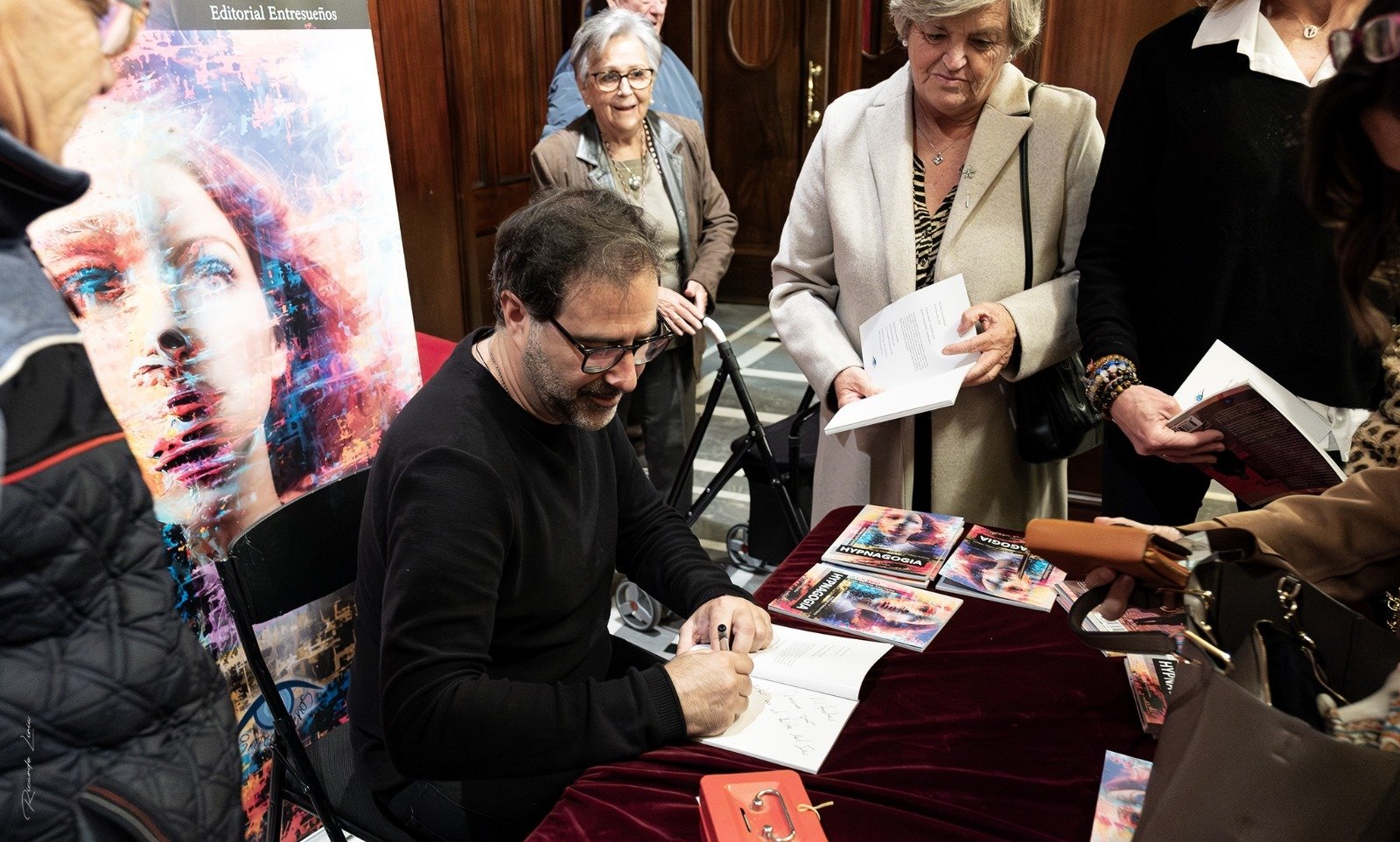 En este momento estás viendo Hypnagogia, el libro que caza sueños