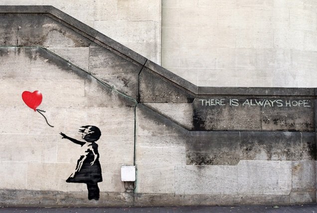 Lee más sobre el artículo Murales y Graffiti: la transformación de los paisajes urbanos y el fomento del diálogo social