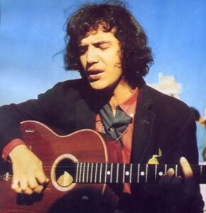 Lee más sobre el artículo Tanguito: el ángel rebelde que inventó el Rock Nacional