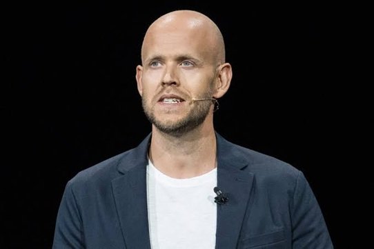 Lee más sobre el artículo Editorial: el DJ y el Drone. La ética imposible en la era del neocapitalismo cultural