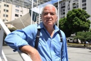 Lee más sobre el artículo Adiós a Eduardo Liendo, un titán de las letras venezolanas