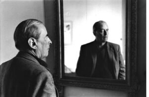 Lee más sobre el artículo Witold Gombrowicz: el náufrago que convirtió Buenos Aires en territorio polaco