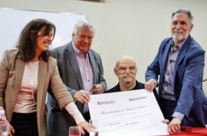 Lee más sobre el artículo La UBA distingue a Martín Caparrós con el Doctorado Honoris Causa