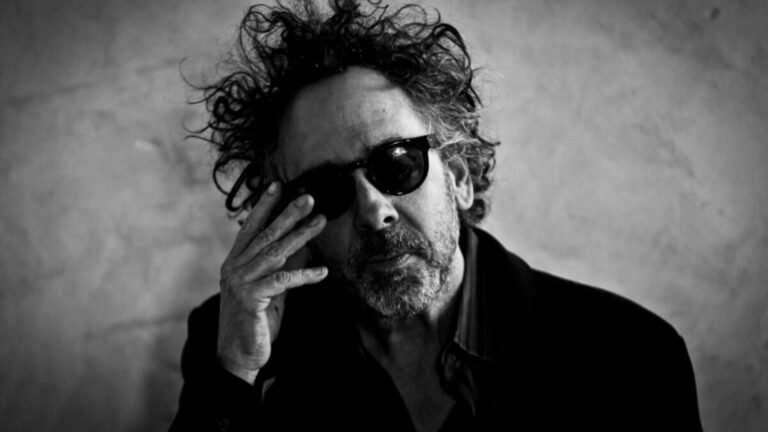 Feliz cumpleaños Tim Burton, el poeta visual gótico que redimió a los raros